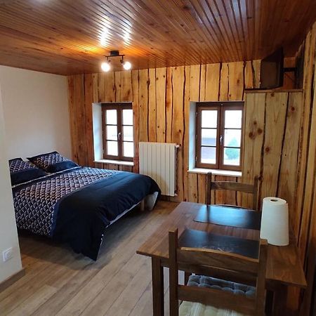 Studio Chaleureux Dans Les Monts Du Forez Verrieres-en-Forez Exteriör bild