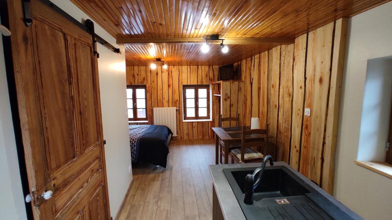 Studio Chaleureux Dans Les Monts Du Forez Verrieres-en-Forez Exteriör bild